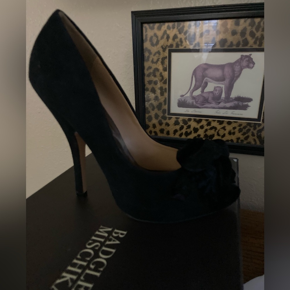 New! Badgley Mischka gorgeous black suede heels. Date night, holiday, wedding.